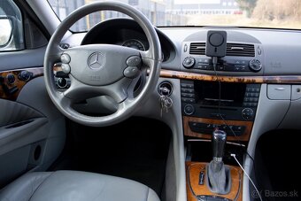 Mercedes-Benz E trieda Sedan 280 Elegance A/T 4-matic - 13