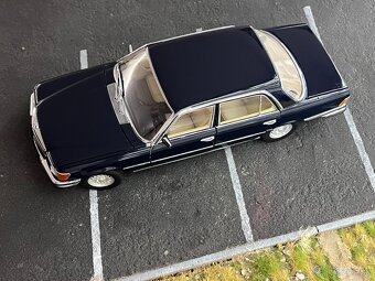 1:18 Mercedes-Benz 450 SEL 6.9 (W116) Blue - Revell - 13