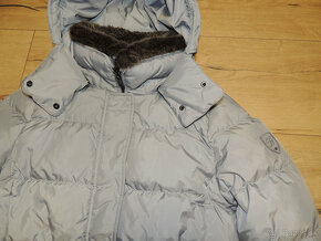 Moncler Duvet, Peak Performance a Tommy Hilfiger parka - 13