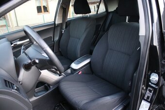 TOYOTA AURIS BENZÍN 1,6i VALVEMATIC - 13