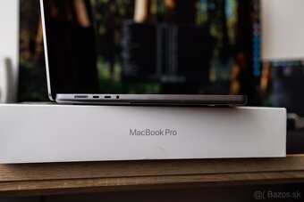 MacBook Pro M2 PRO 16" ZÁRUKA Perfektný stav - 13