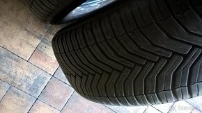 ZIMNÉ 235/65 R17 4 ks NEXEN 6 mm  a 2 ks MICHELIN cca 6-7 mm - 13