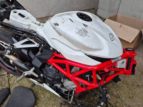 Prodám MV agusta F3 675 , r. v. 2012 - 13