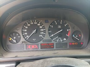 Rozpredám BMW E39 520i (motor+prevodovka predaný) - 13