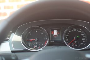 Volkswagen Passat Variant Business 2.0 TDI DSG R-LINE NAVI - 13