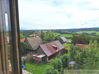 Priestranný dom na Liptove, ktorý má výhľad z izby na Kriv - 13