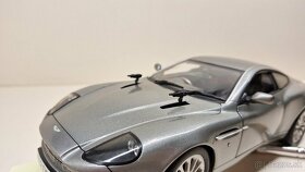 1:18 ASTON MARTIN VANQUISH 007 - 13