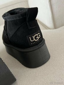 Ugg platform mini dámske čižmy čierne - 13