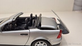 1:18 MERCEDES-BENZ SLK 230 - 13