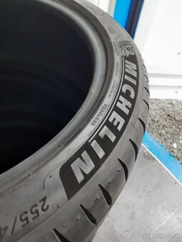 Michelin pilot Sport 255/40R19 - 13