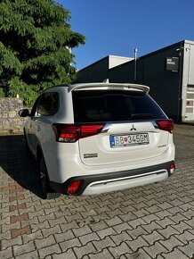 Mitsubishi Outlander 2.0 MIVEC Instyle+ 4WD CVT - 13