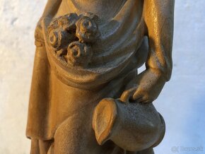 Stará krásna drevená socha Svätá Alžbeta - 13