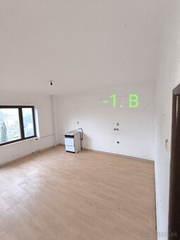 RD-18 miestností (292 m² priestoru)+6 ár. pozemok grátis - 13