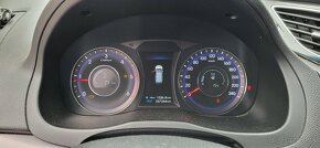 Hyundai i40 1.7 Crdi automat kup.v SR 2015 - 13