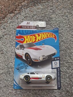 Hot wheels mix autíčok 1. - 13