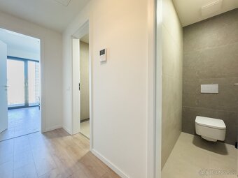 Prenájom 2 izbového bytu 54 m2 + 14 m2 Prístavná, Bratislava - 13