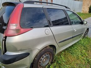 Peugeot 206 SW predná kapota - 13