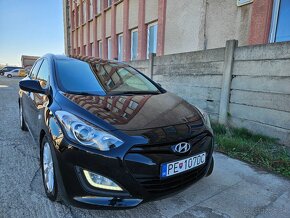 HYUNDAI I30 combi - 13