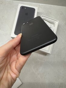 Apple iPhone 7 Black 128GB - 13