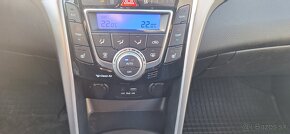 Hyundai i30 combi diesel manual - 13