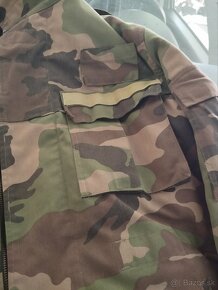 vojenský kabát s odjimatelnou vložkou kozusinou a kapucňou - 13
