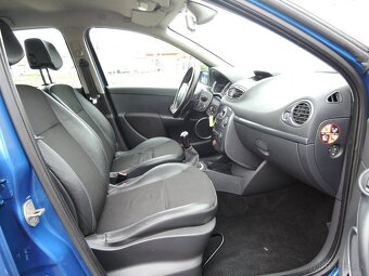 Renault Clio 1,2i 16V Authentique Servis 2007 - 13