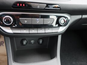 Hyundai i30 HB 1.0T-GDI 88kW FAMILY DPH COMFORT ZÁRUKA - 13