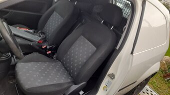 FORD FIESTA 1,4 TDCI - Svetlo zadné facelift - 13