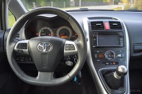 Toyota Auris 1.6 Premium+ - 13