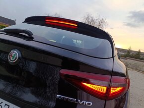 ALFA ROMEO STELVIO 2.2 JDMT VULCANO BLACK METALLIC - 13