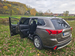 Mitsubishi Outlander 2.0 benzín - 14