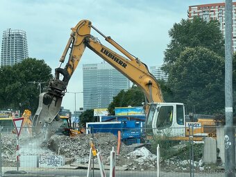 búracie a demolačné práce, recyklovanie stavebnej sute,báger - 14