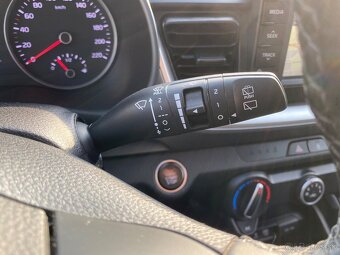 Kia Stonic 1.4 D-CVVT Gold A/T 2019 45ooo km - 14