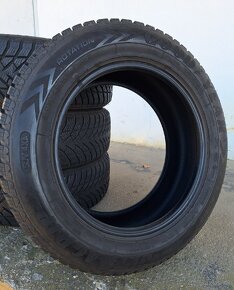 Zimne pneu 235/60 R18 GoodYear UltraGrip+ - 14