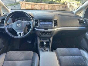 VOLKSWAGEN SHARAN 2.0TDI DSG HIGHLINE/WEBASTO/7MIEST/ŤAŽNÉ - 14