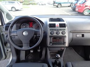 Volkswagen Touran 1.9 TDI Trendline 7-Miestne - 14