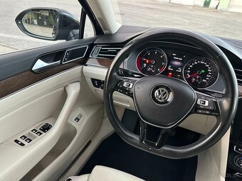 Volkswagen Passat Variant 2.0 TDI 4X4 DSG 140kW R-Line High. - 14