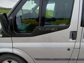 Ford Tranzit Tourneo connect  2,2 TDCI 103  kw - 14