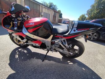 Suzuki GSXR 1000 K1 - 14