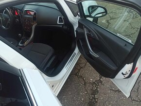 Opel Astra 1.4 Turbo 140k Cosmo - 14