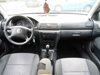 Škoda Octavia 1.6 Ambiente - 14