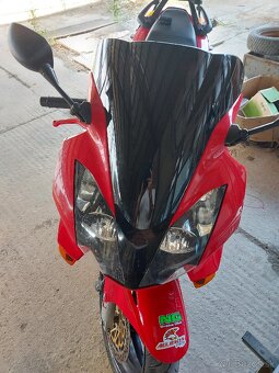 Honda VFR800 - 14