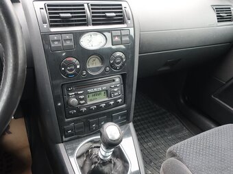 Ford Mondeo 2.0i 107kW GHIA TAŽNÉ - 14