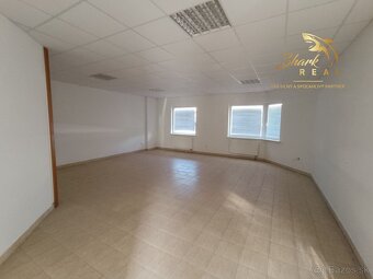 Administratívno-apartmánová budova - 14