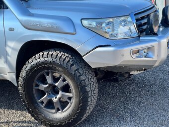 Toyota Land Cruiser 200 D4D - 14