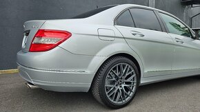 Mercedes-Benz C350 H&K BLACK&SILVER EDITION - 14