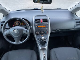 Toyota Auris 1.4 71kw benzin - 14