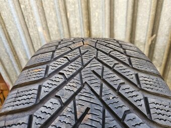 Špičkové zimné pneu Pirelli Winter Scorpion - 235/55 r18 - 14