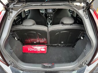 Toyota Aygo x 3800 km 1 majitel 2022 - 14