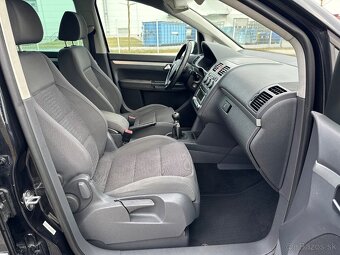 VW Touran 2.0TDI Nová STK - 14